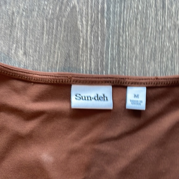 Aritzia Brown Crop Top - Picture 2 of 5